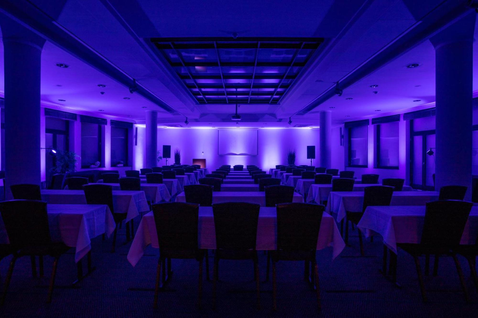 פראג Jalta Boutique Hotel מראה חיצוני תמונה The main conference room