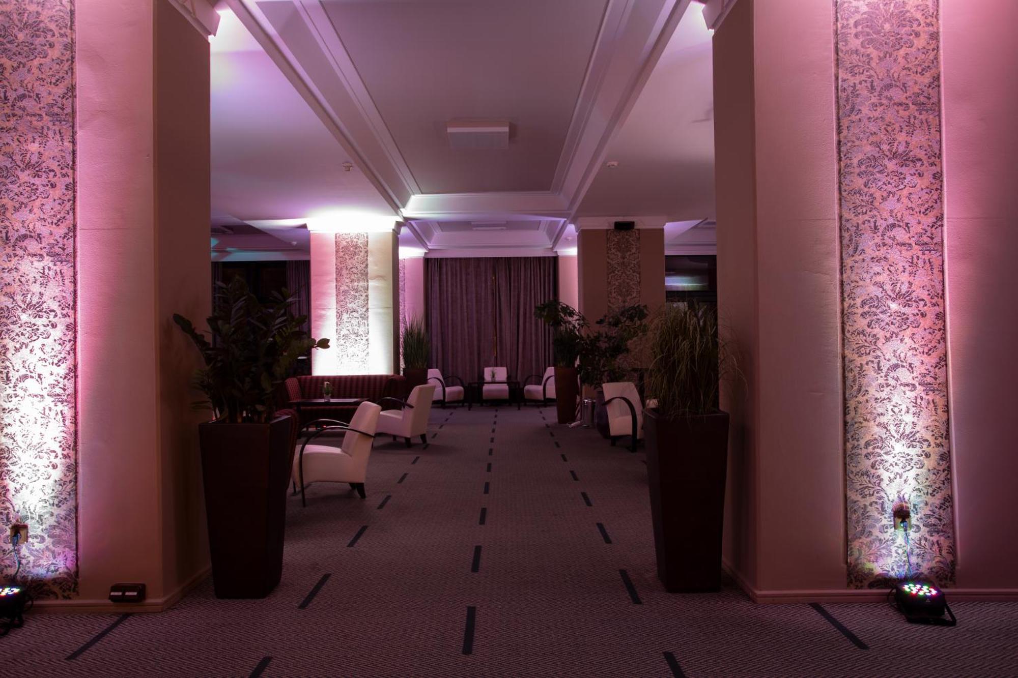 פראג Jalta Boutique Hotel מראה חיצוני תמונה The lobby of the hotel